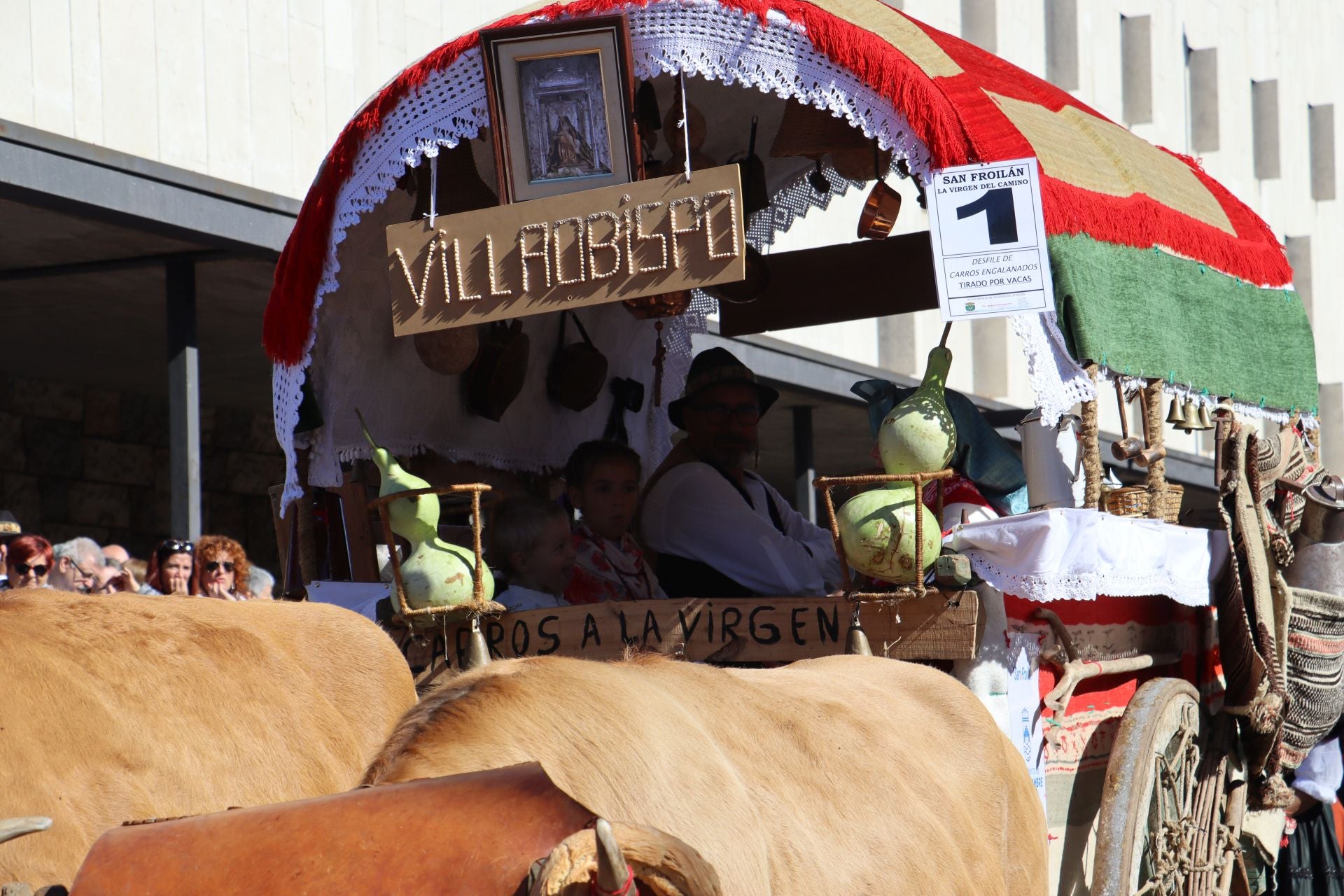 Carros y ganado se visten de fiesta en San Froilán