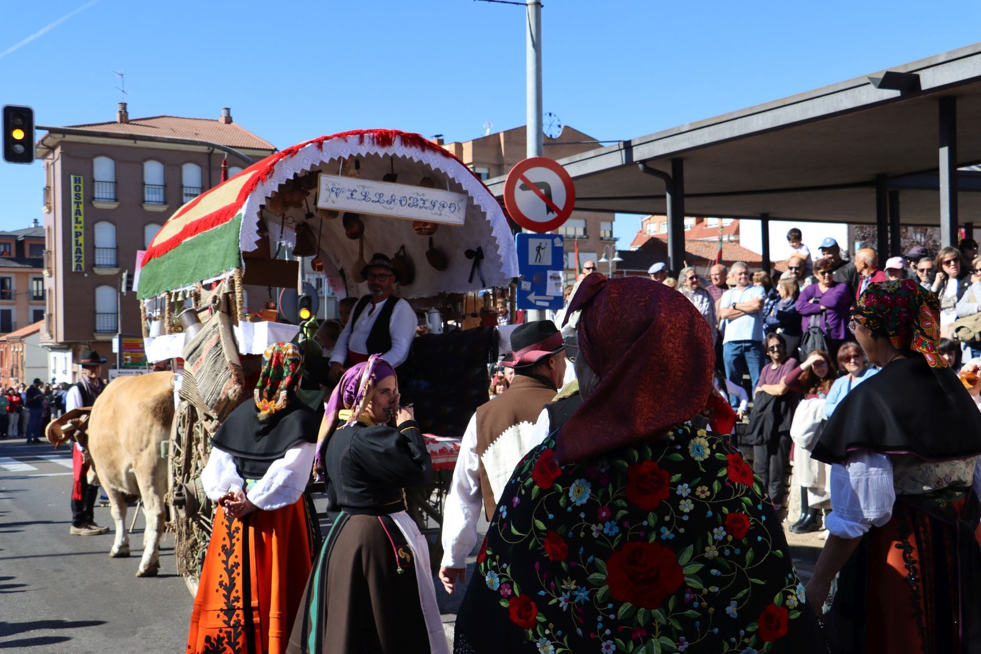 Carros y ganado se visten de fiesta en San Froilán