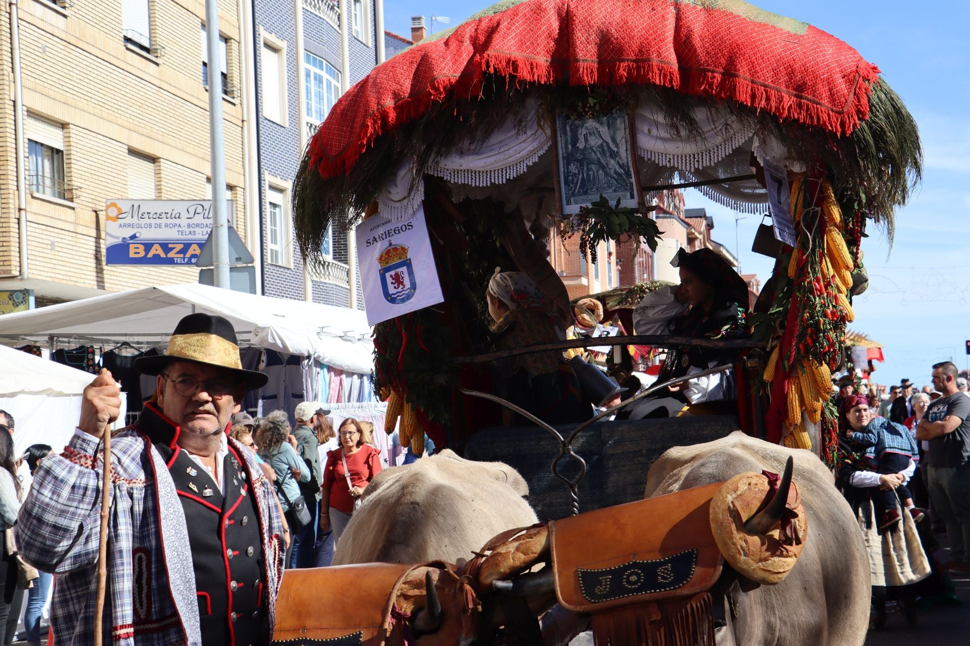 Carros y ganado se visten de fiesta en San Froilán