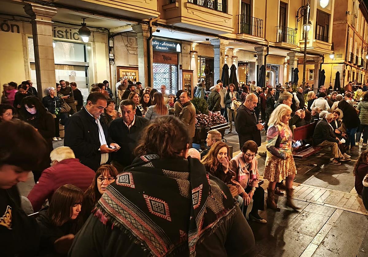 Algunos de los presentes en el lugar.
