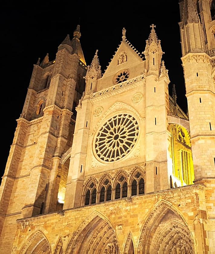 Imagen secundaria 2 - Tras media hora de espera, los presentes abandonaron el lugar sin saber qué había pasado. 