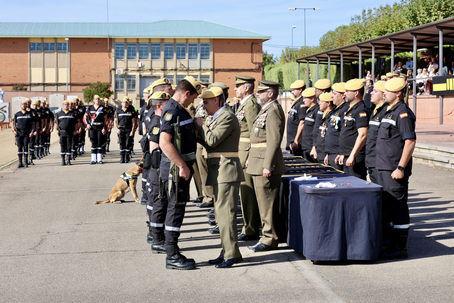 El V Batallón de la UME en León celebra Nuestra Señora del Rosario