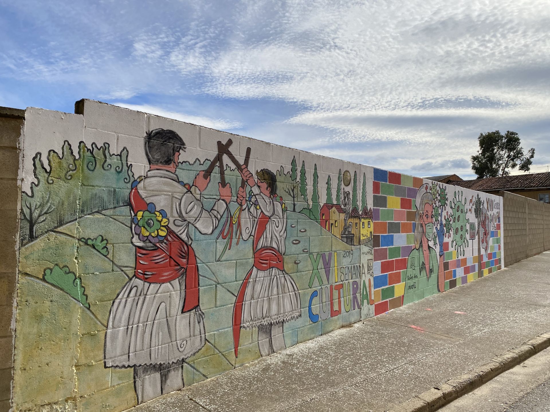 Las tradiciones culturales son la temática de los murales presentes en Cabreros del Río