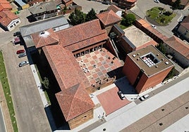 El pueblo que busca explotar un bar ubicado dentro de un palacio