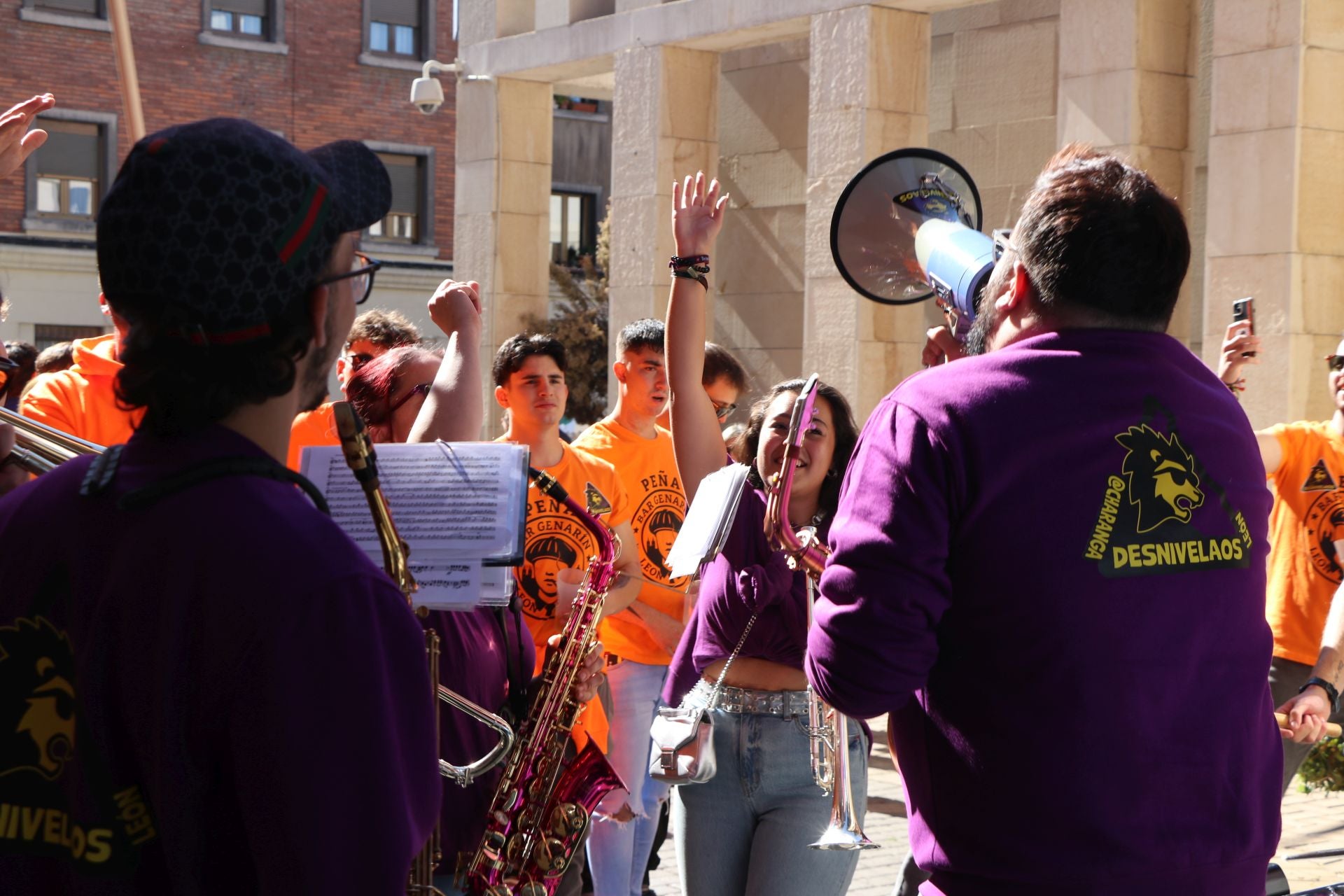 Todas las imágenes del desfile del Día de Peñas en León