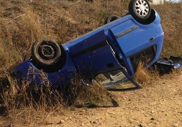 Liberan a una pareja tras sufrir un accidente de coche en Valencia de Don Juan