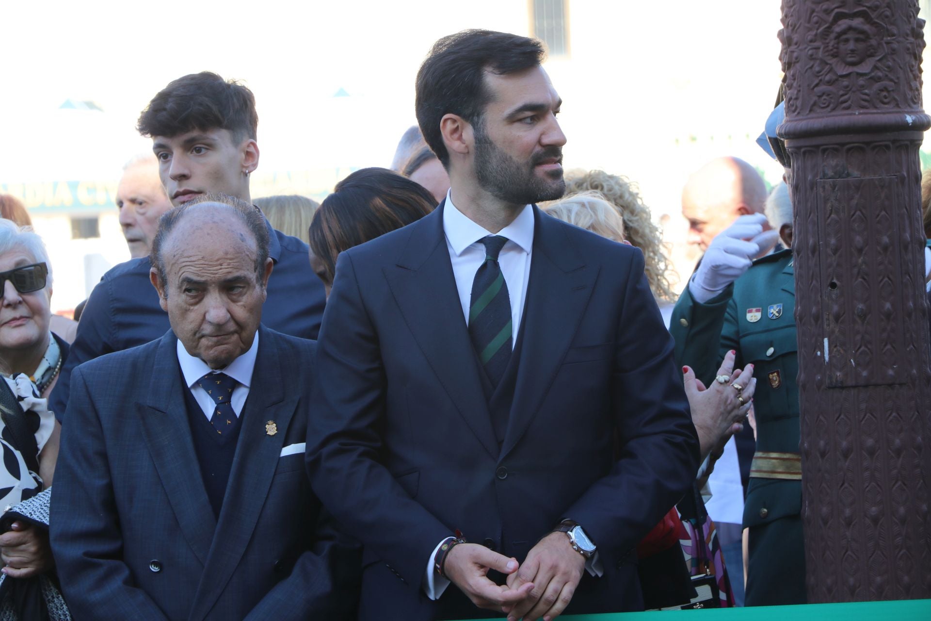 Todas las imágenes del desfile y el acto por el Día del Pilar en León