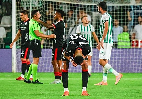 Thiago Ojeda lamenta la derrota en Córdoba.