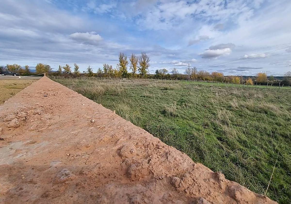 Parcela destinada al centro de salud de Villaquilambre.