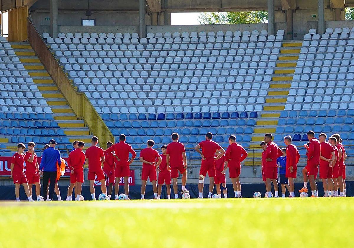 El equipo prepara el choque en el Reino de León.