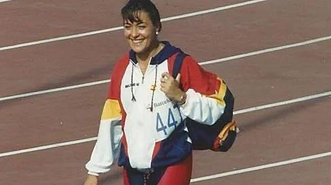 También destacada en lanzamiento de peso, consiguió batir varios récords nacionales y disputó los Juegos Olímpicos de 1992