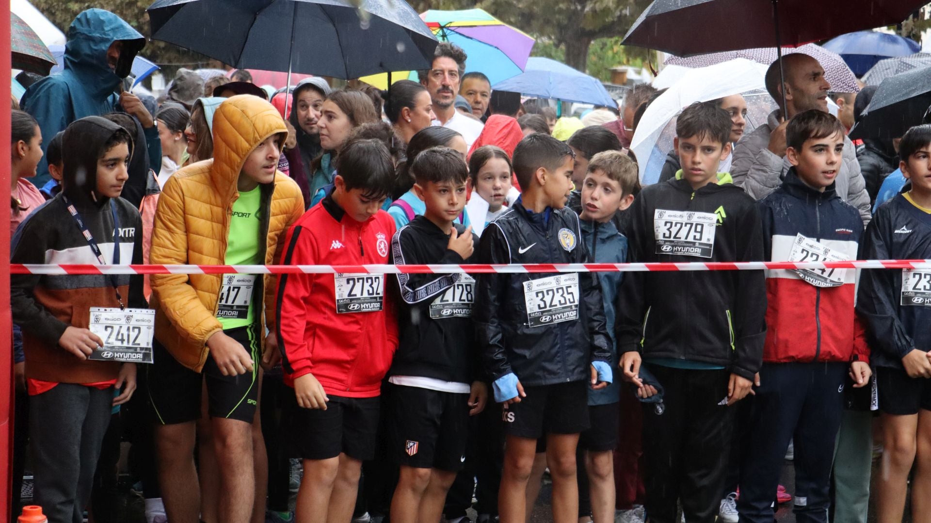 Las mejores imágenes de la carrera popular de los &#039;10 kilómetros Ciudad de León 2025&#039;