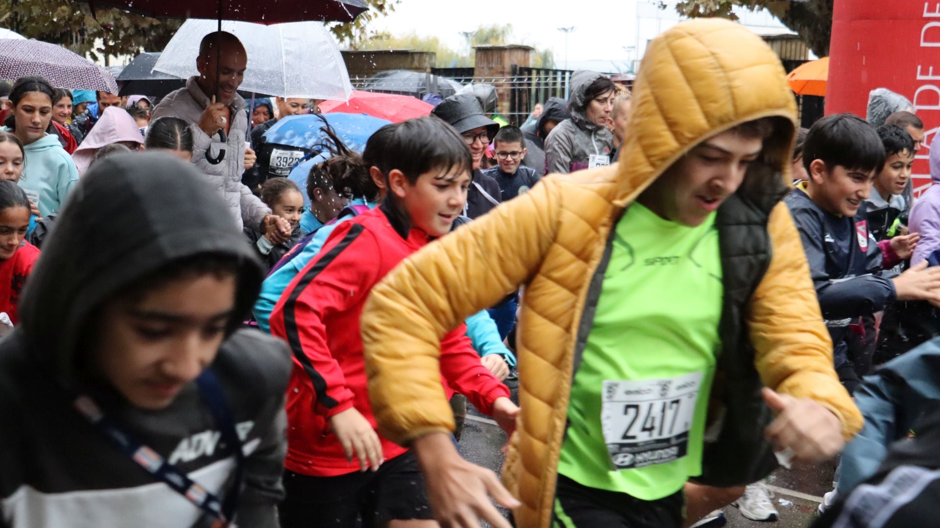 Las mejores imágenes de la carrera popular de los &#039;10 kilómetros Ciudad de León 2025&#039;