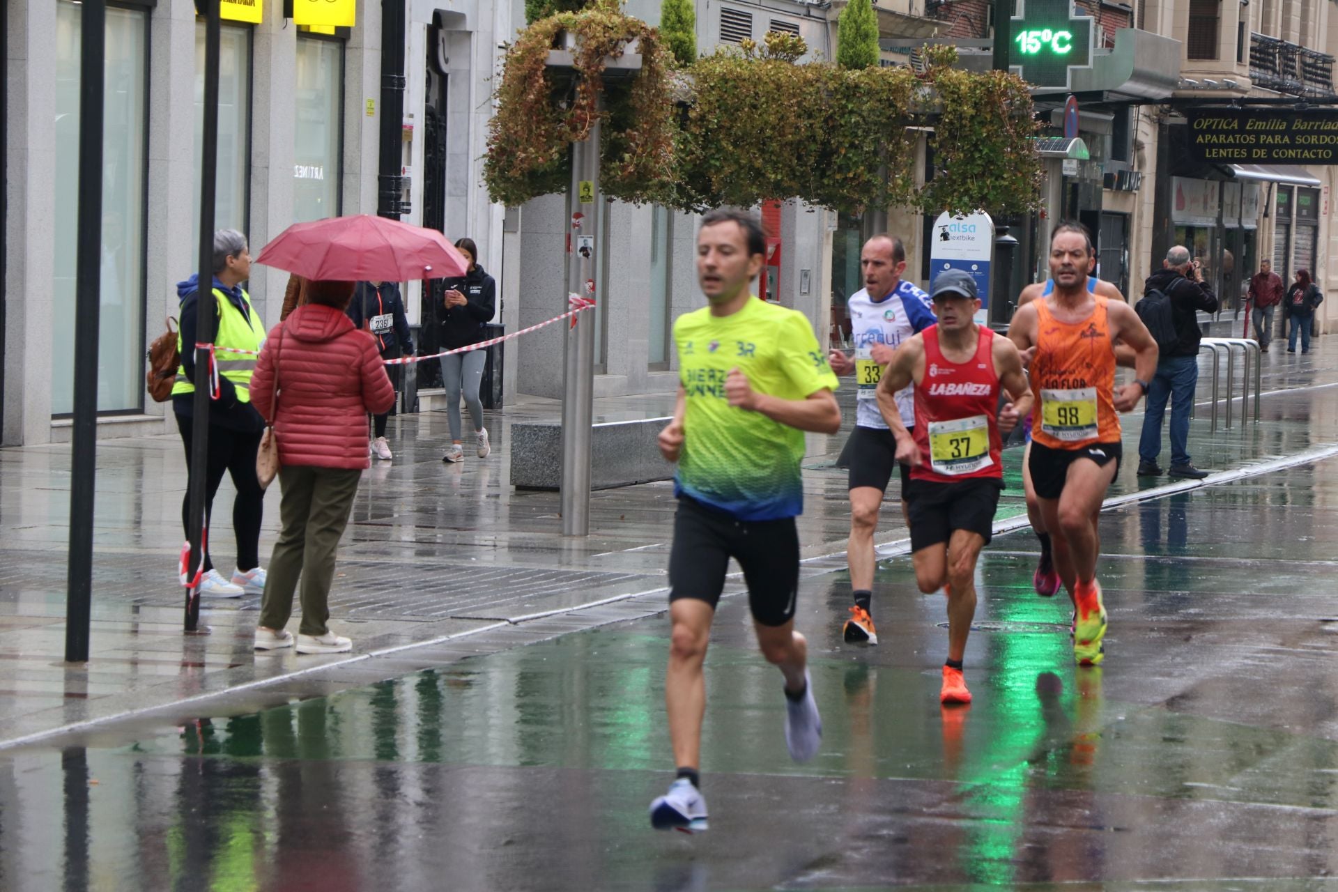 Las mejores imágenes de la carrera popular &#039;10 kilómetros Ciudad de León&#039;