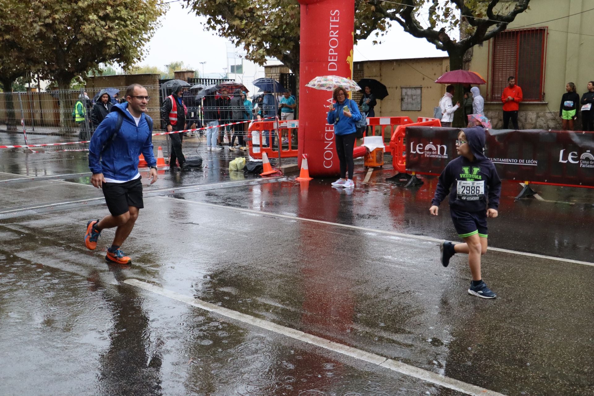 Las mejores imágenes de la carrera popular &#039;10 kilómetros Ciudad de León&#039;