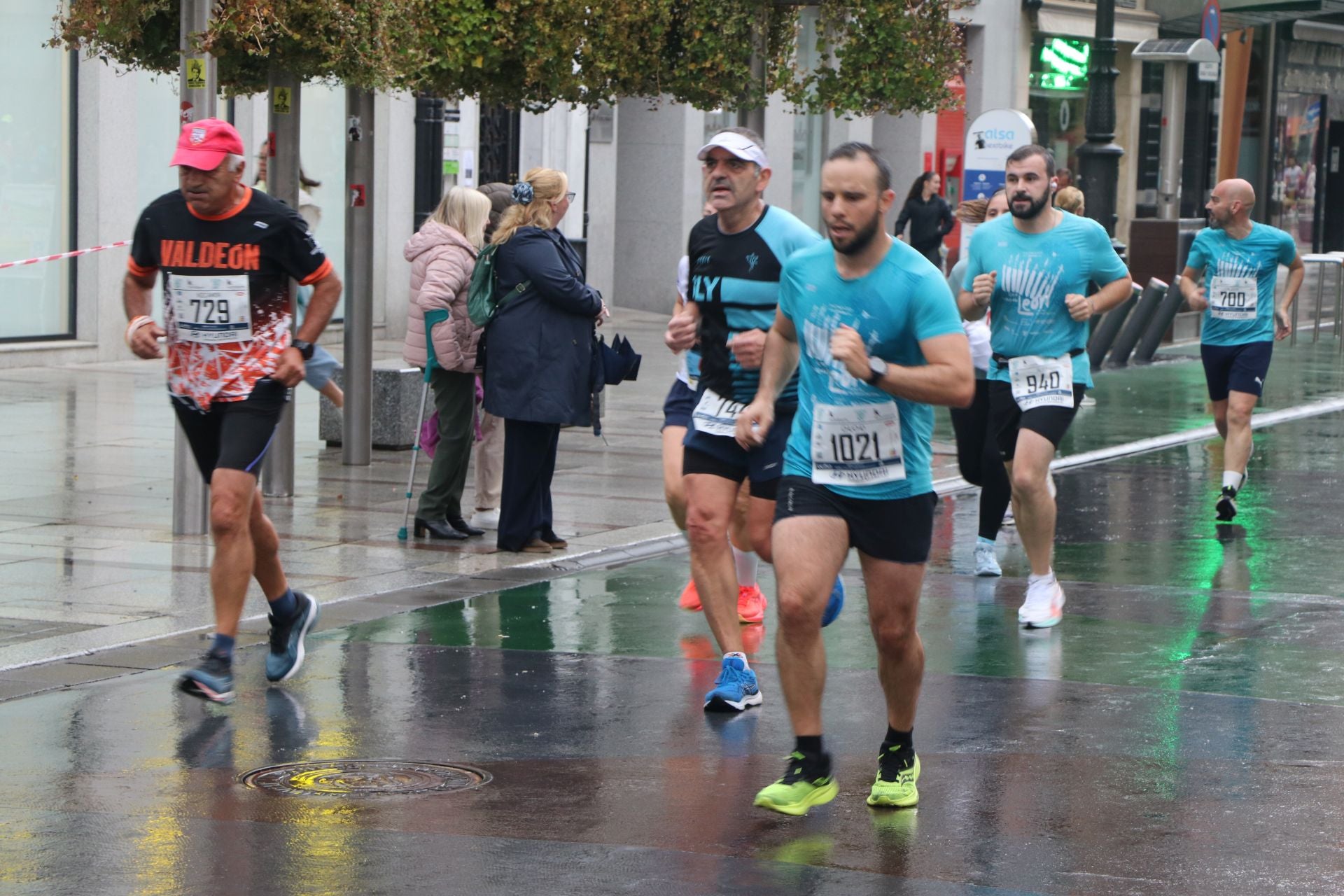Las mejores imágenes de la carrera popular &#039;10 kilómetros Ciudad de León&#039;