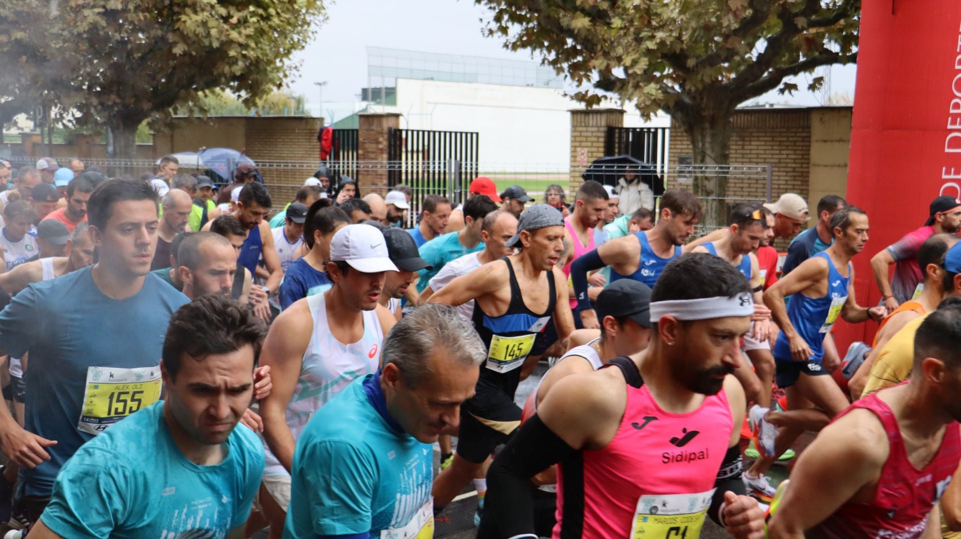 Imágenes de la salida de los &#039;10km Ciudad de León 2025&#039;