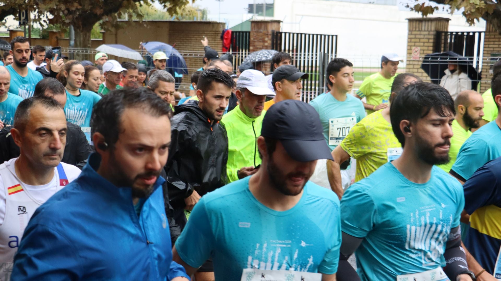 Imágenes de la salida de los &#039;10km Ciudad de León 2025&#039;