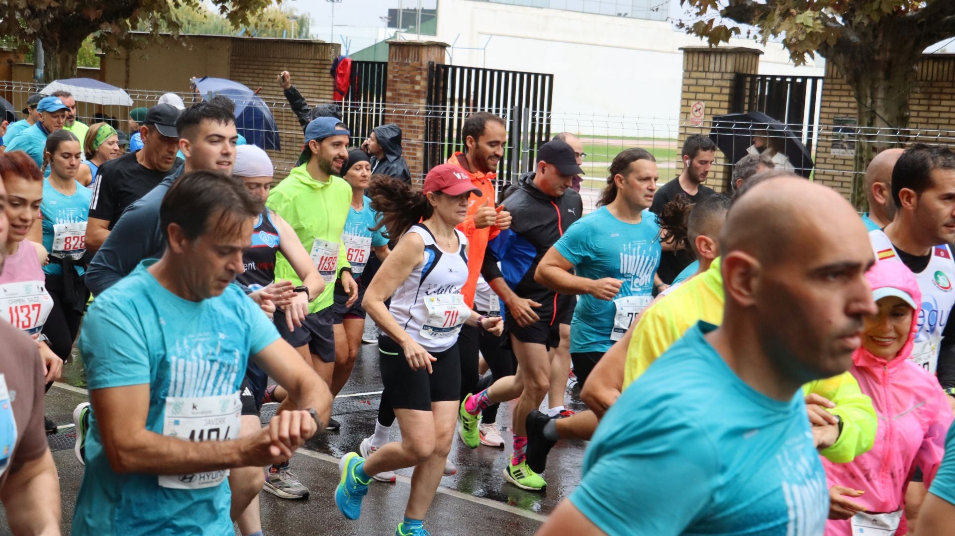Imágenes de la salida de los &#039;10km Ciudad de León 2025&#039;
