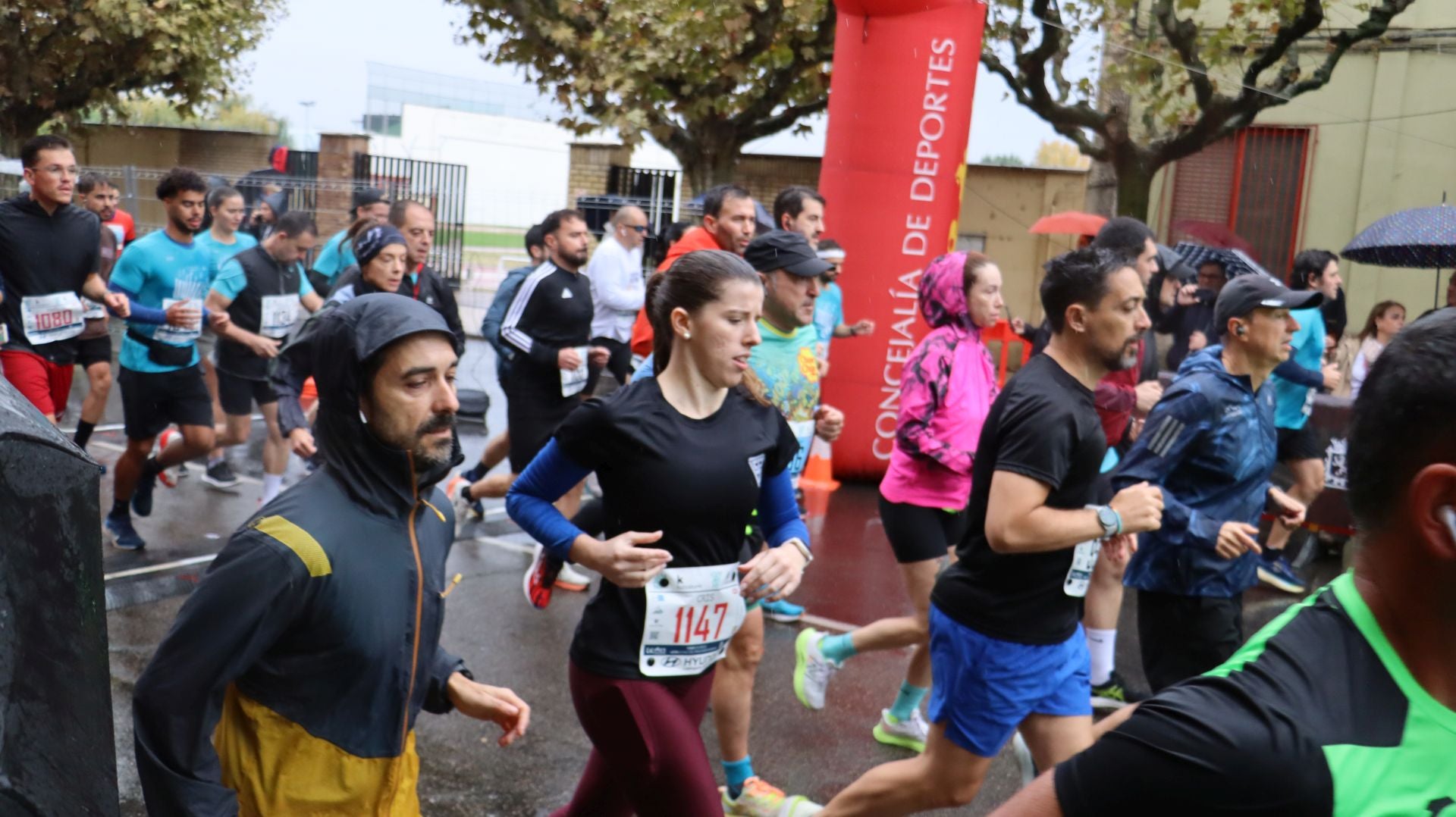 Imágenes de la salida de los &#039;10km Ciudad de León 2025&#039;