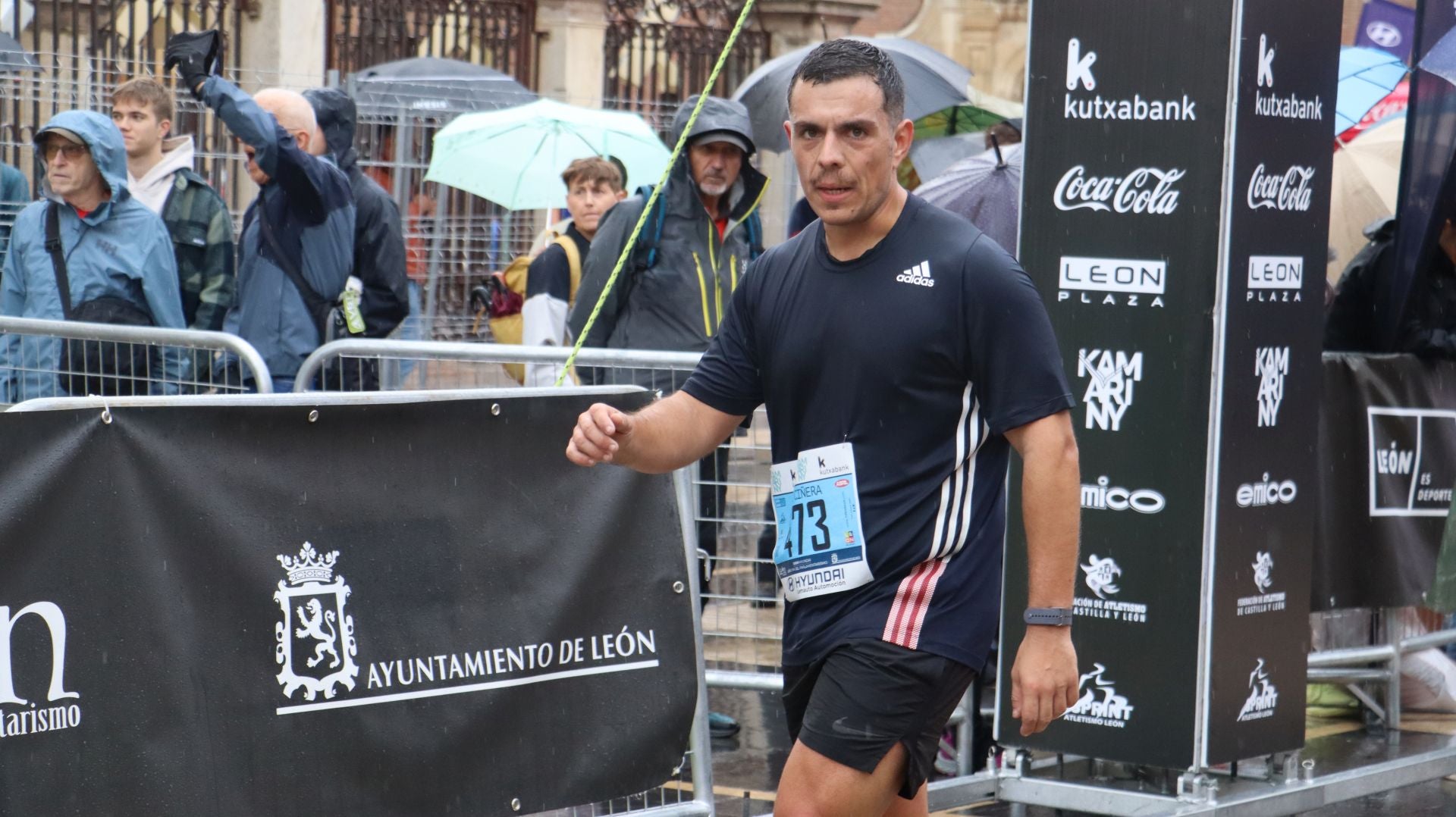 Todas las imágenes de la llegada de los &#039;10km Ciudad de León 2025&#039;