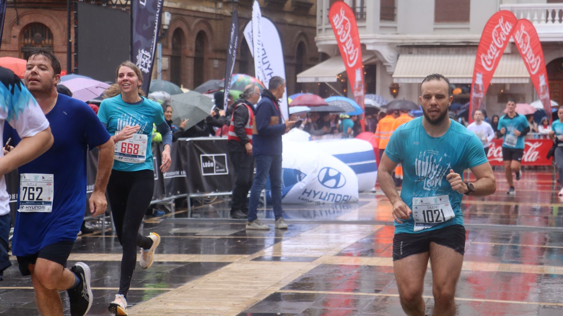 Todas las imágenes de la llegada de los &#039;10km Ciudad de León 2025&#039;