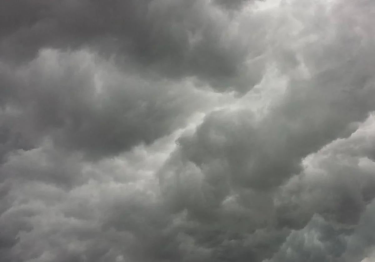 Las nubes serán protagonistas este lunes, con probabilidad de precipitaciones.