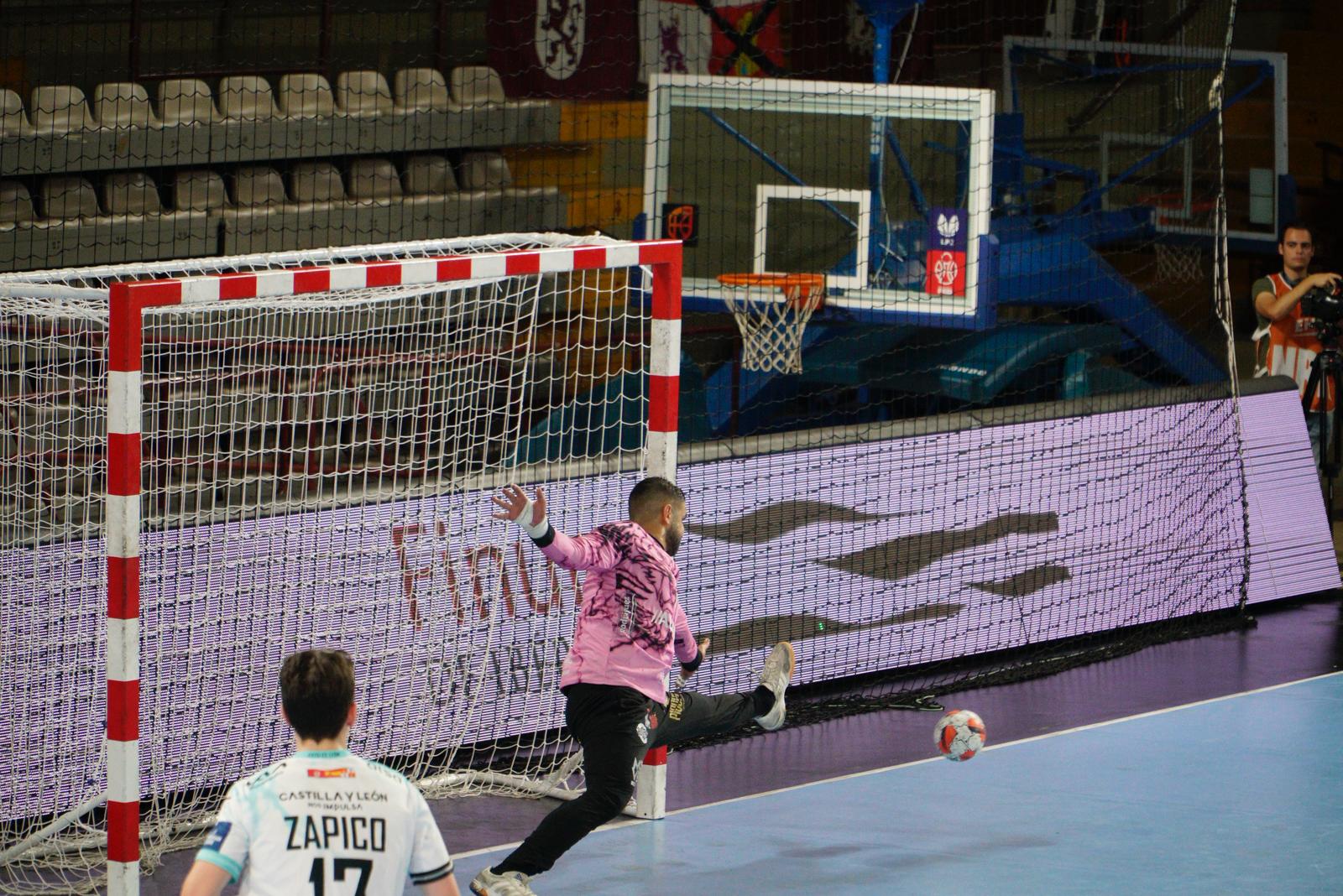 Las mejores imágenes del Abanca Ademar - RK Nexe