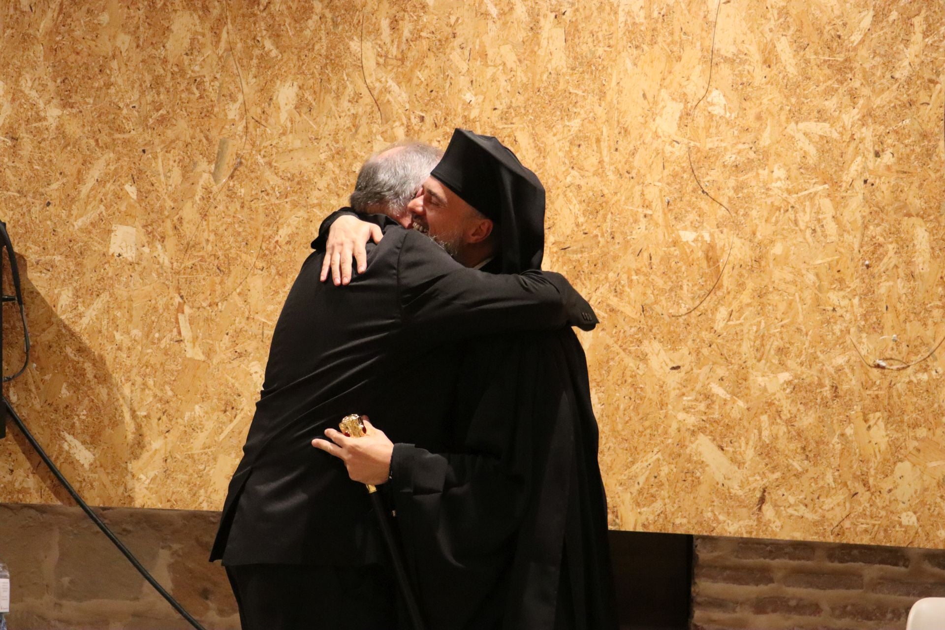 Las imágenes del rezo comunitario en León