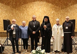 Las imágenes del rezo comunitario en León