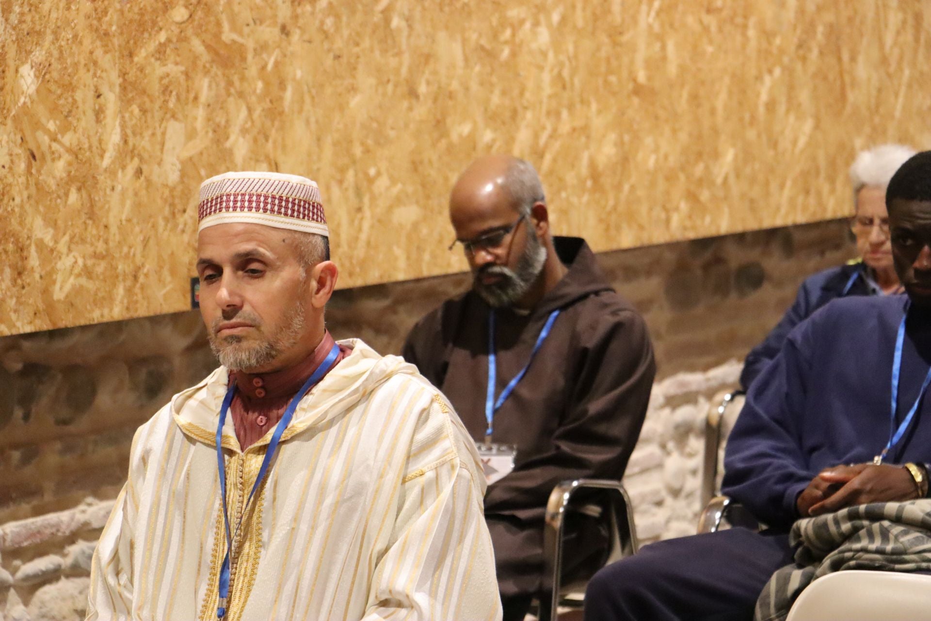 Las imágenes del rezo comunitario en León