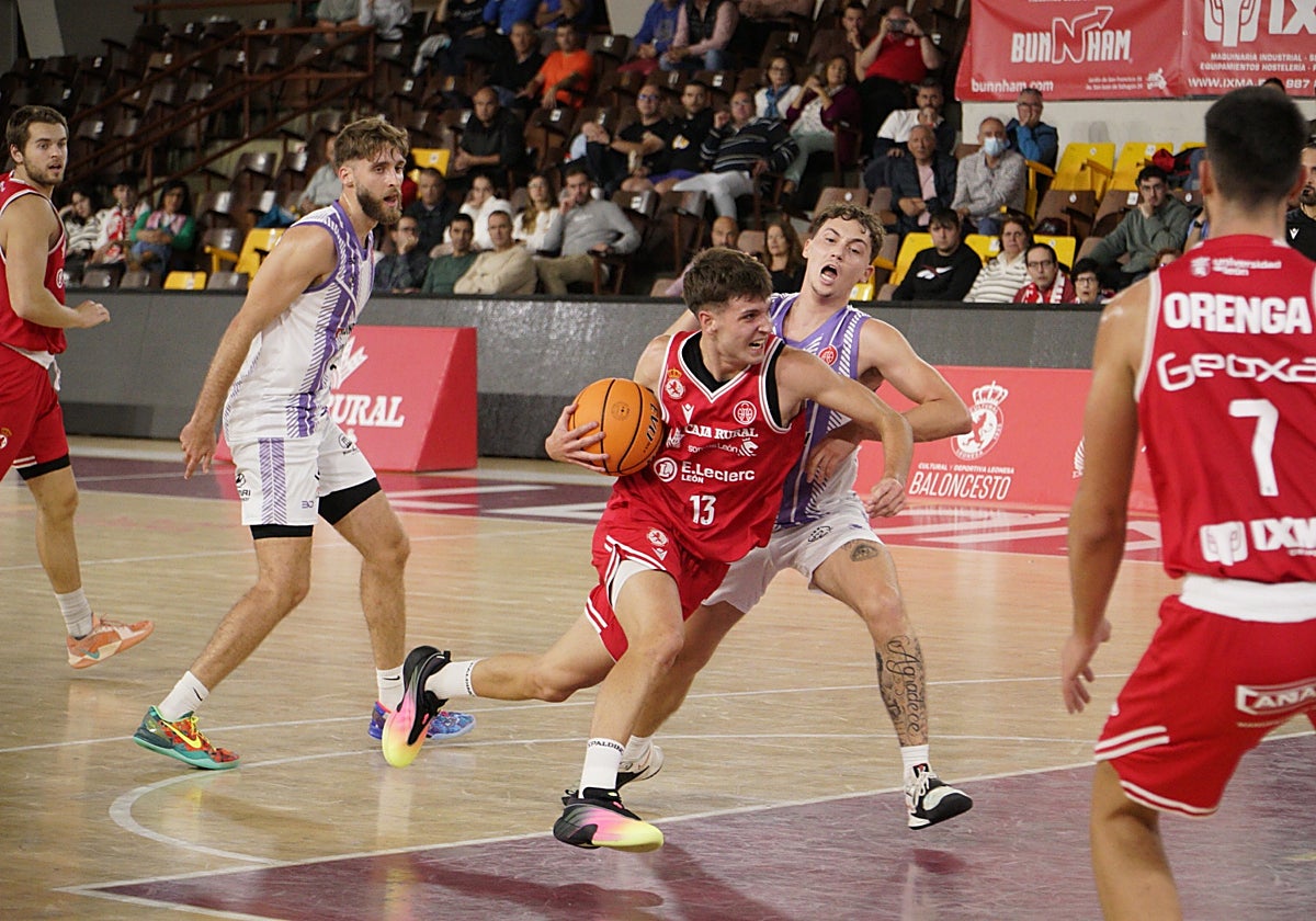 Acción del duelo entre la Cultural y Gandía.