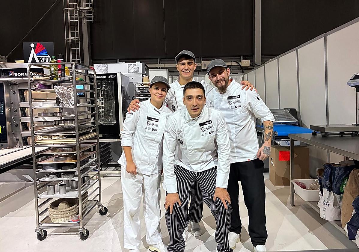 Imagen principal - Imágenes de la selección española de Panadería en la competición en Francia