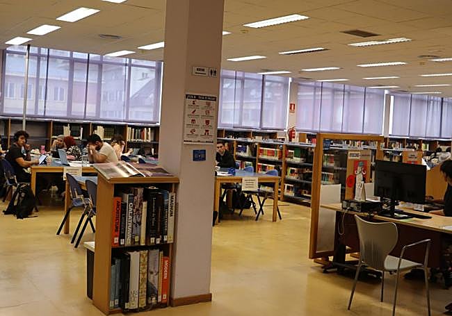 Una de las salas de la biblioteca.