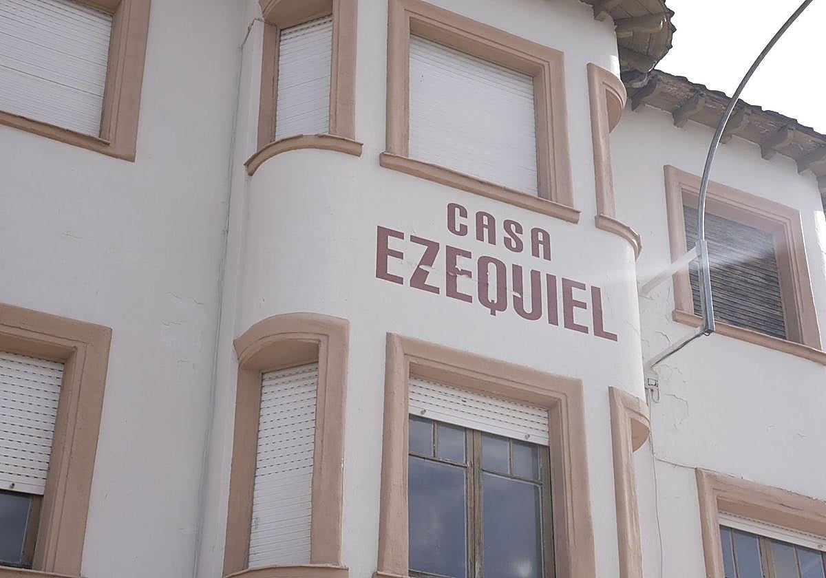 Edificio de Casa Ezequiel en Villamanín