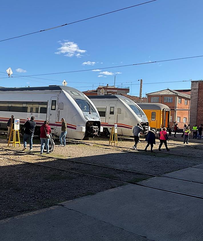 Imagen secundaria 2 - Jornada de puertas abiertas en León.