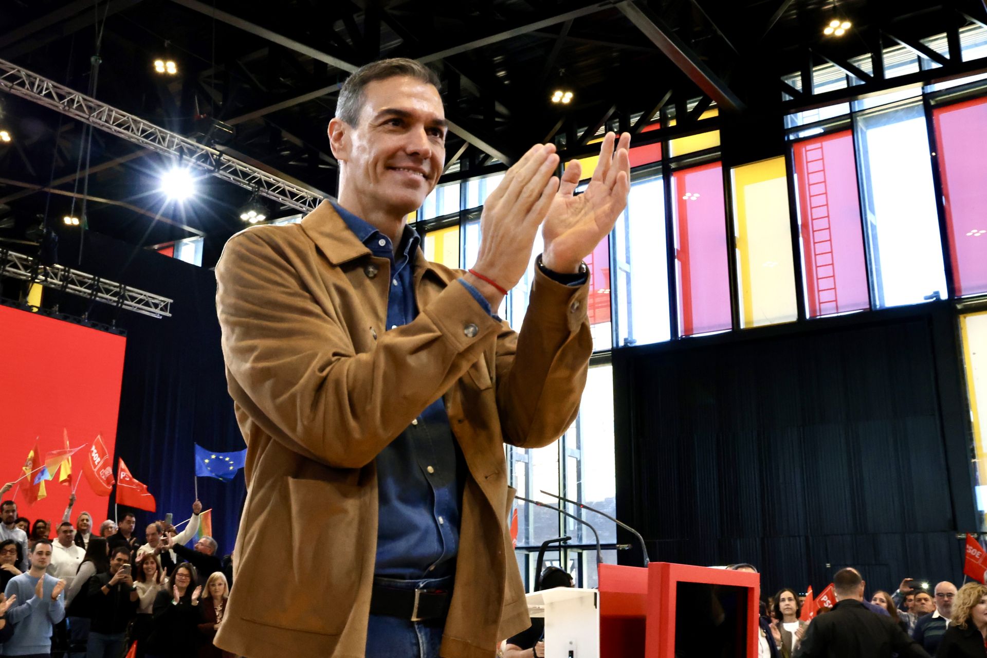 El acto del PSOE con Sánchez en León, en imágenes