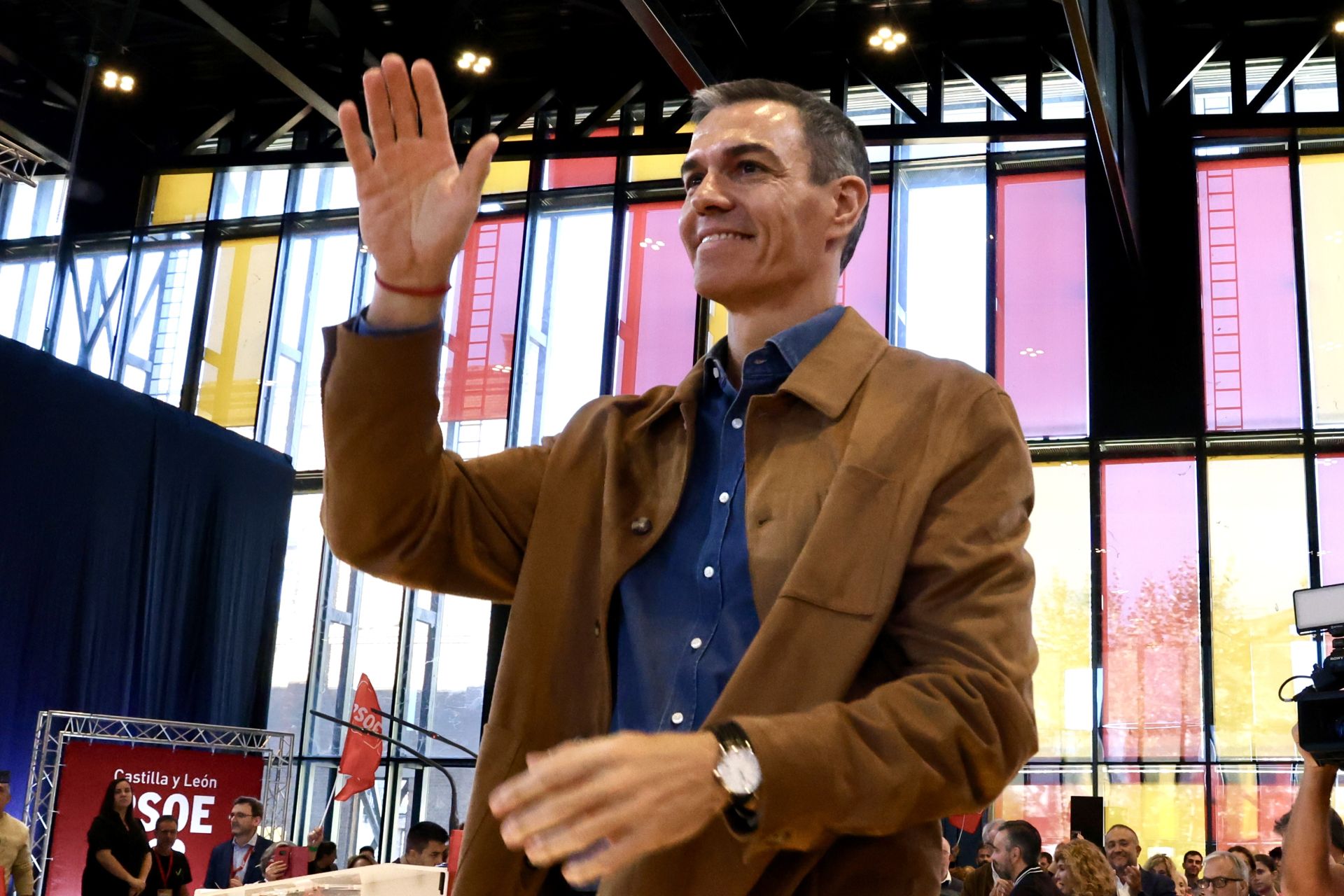 El acto del PSOE con Sánchez en León, en imágenes