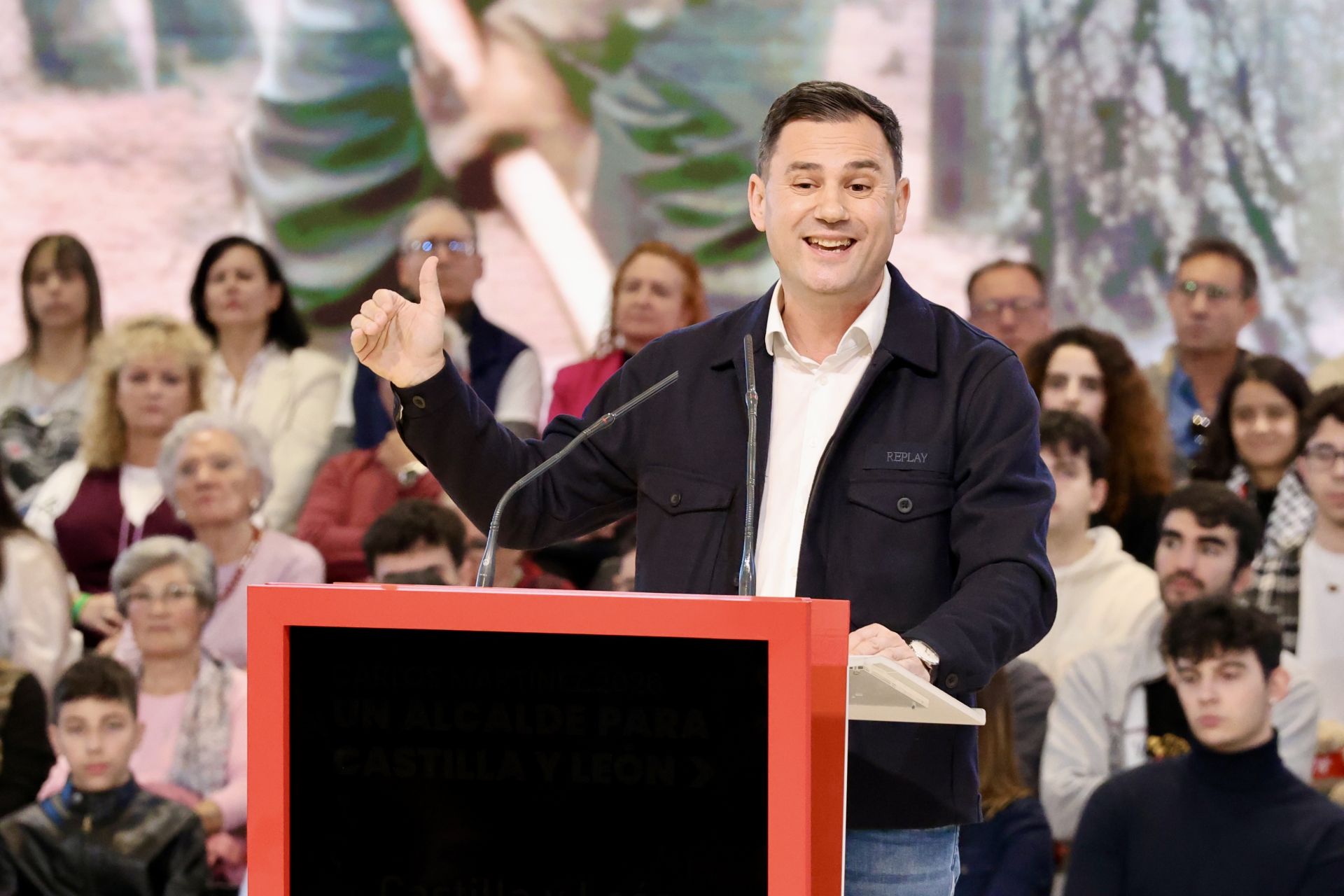 El acto del PSOE con Sánchez en León, en imágenes
