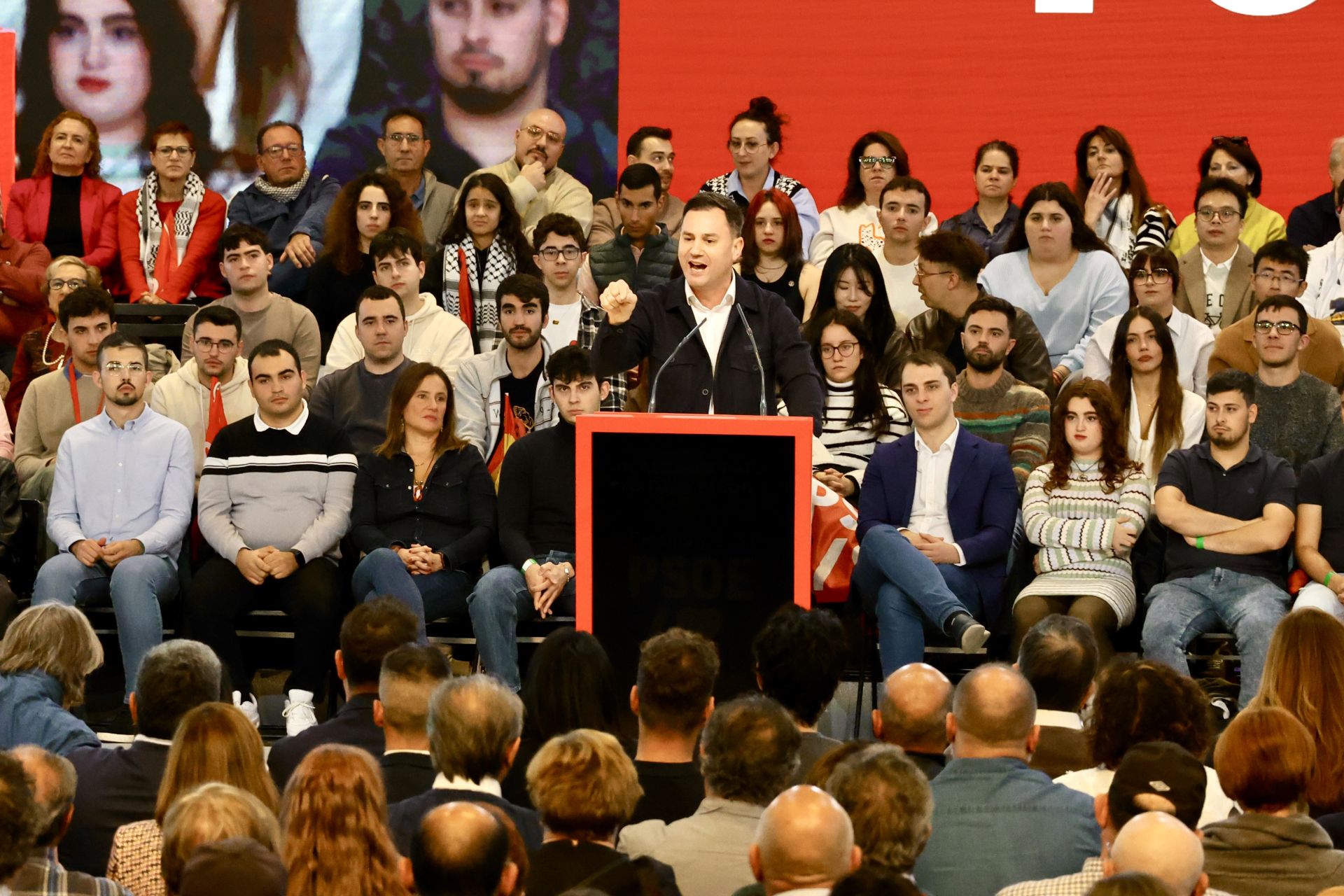 El acto del PSOE con Sánchez en León, en imágenes