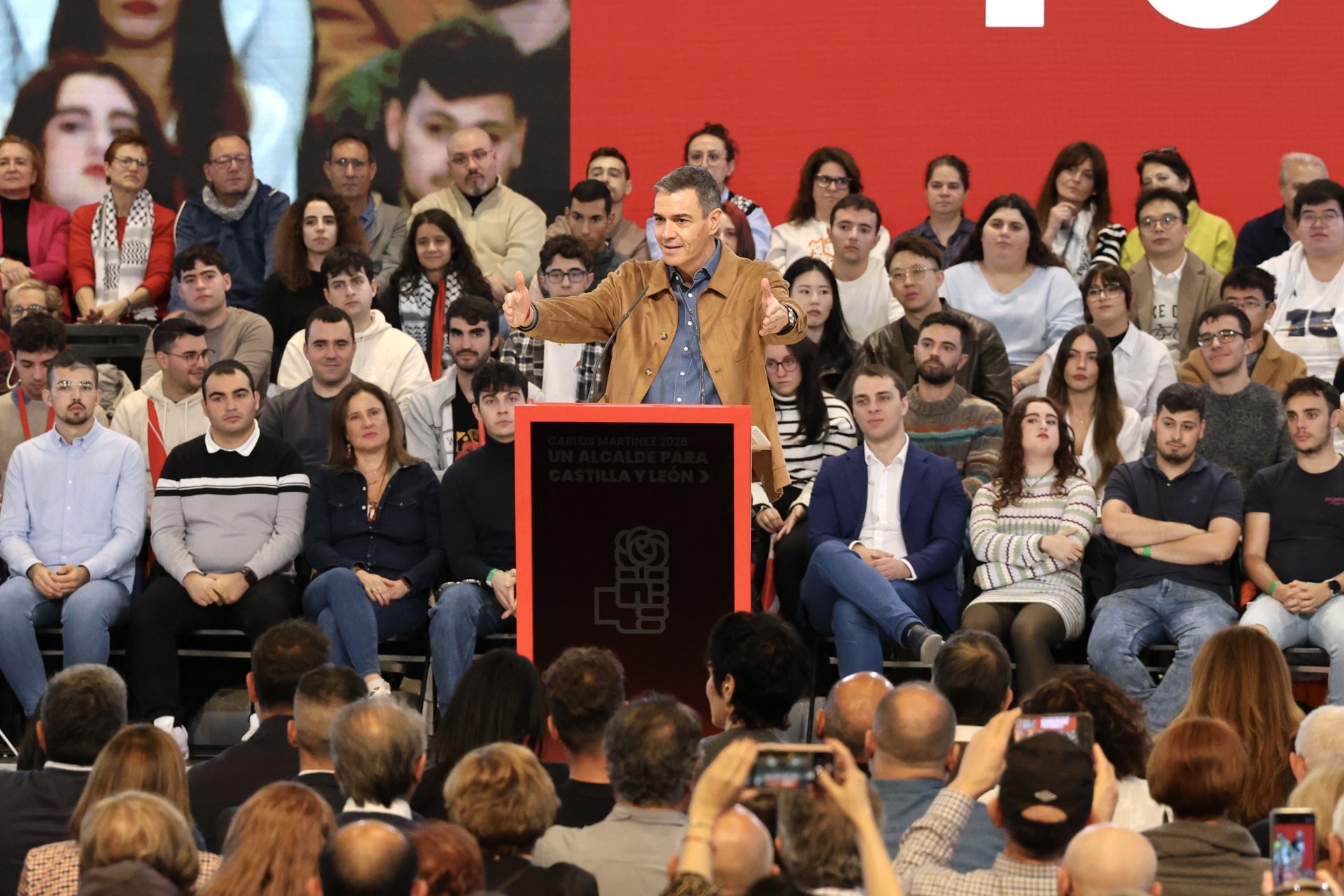 El acto del PSOE con Sánchez en León, en imágenes