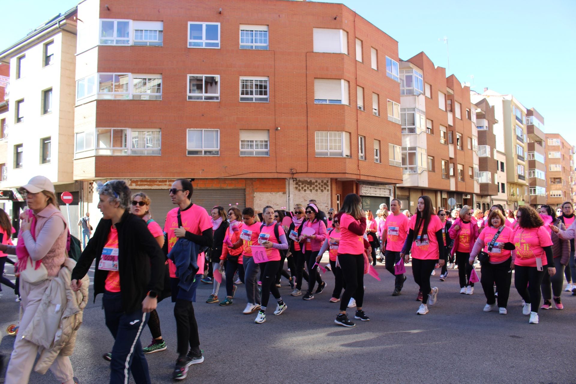 Las imágenes de las participantes en la Carrera de la Mujer en León 2025