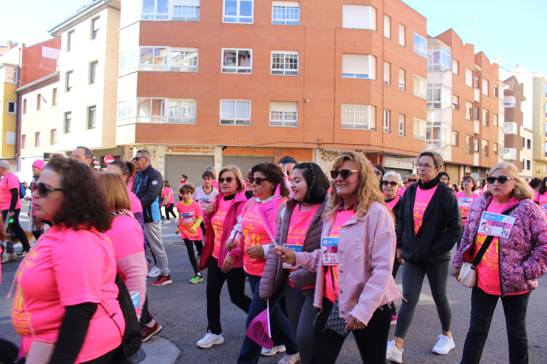 Las imágenes de las participantes en la Carrera de la Mujer en León 2025