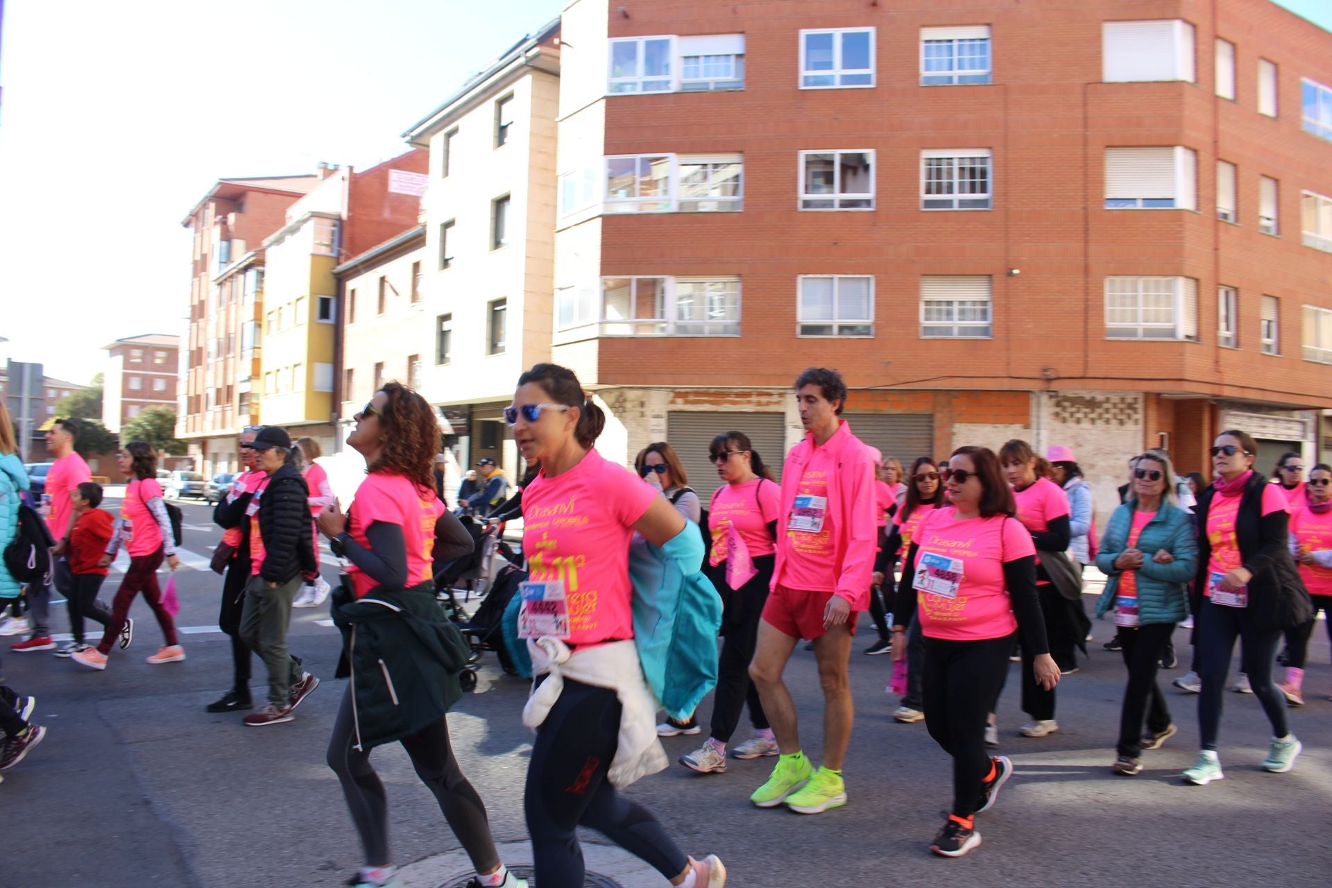 Las imágenes de las participantes en la Carrera de la Mujer en León 2025