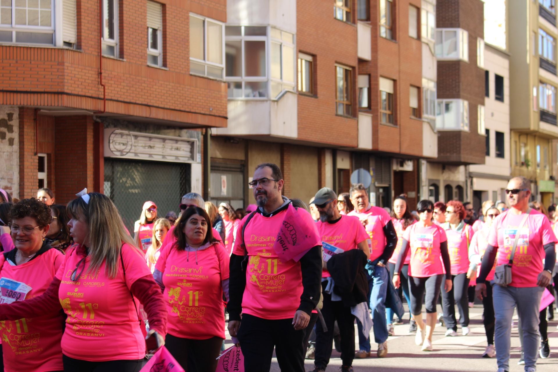 Las imágenes de las participantes en la Carrera de la Mujer en León 2025