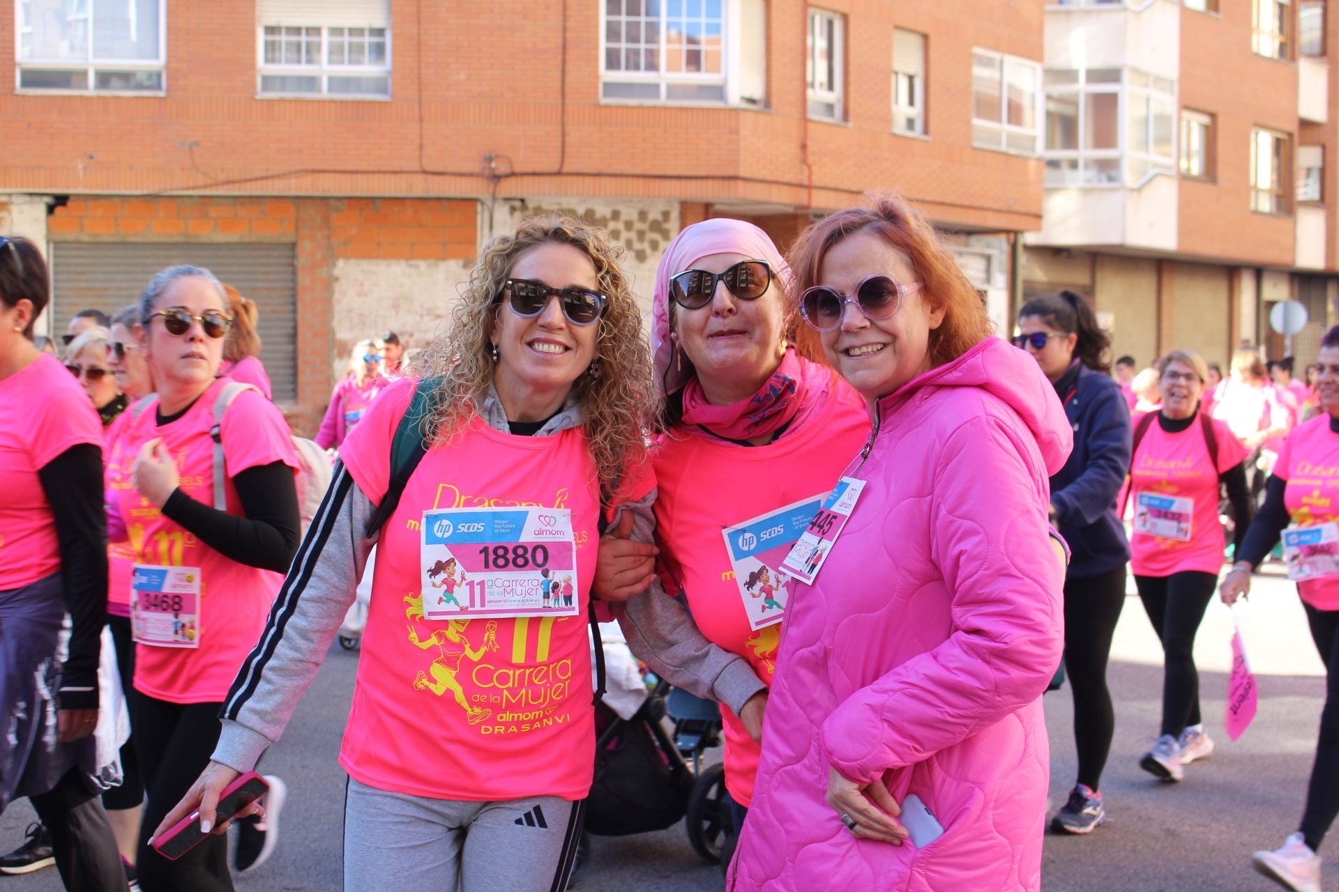 Las imágenes de las participantes en la Carrera de la Mujer en León 2025