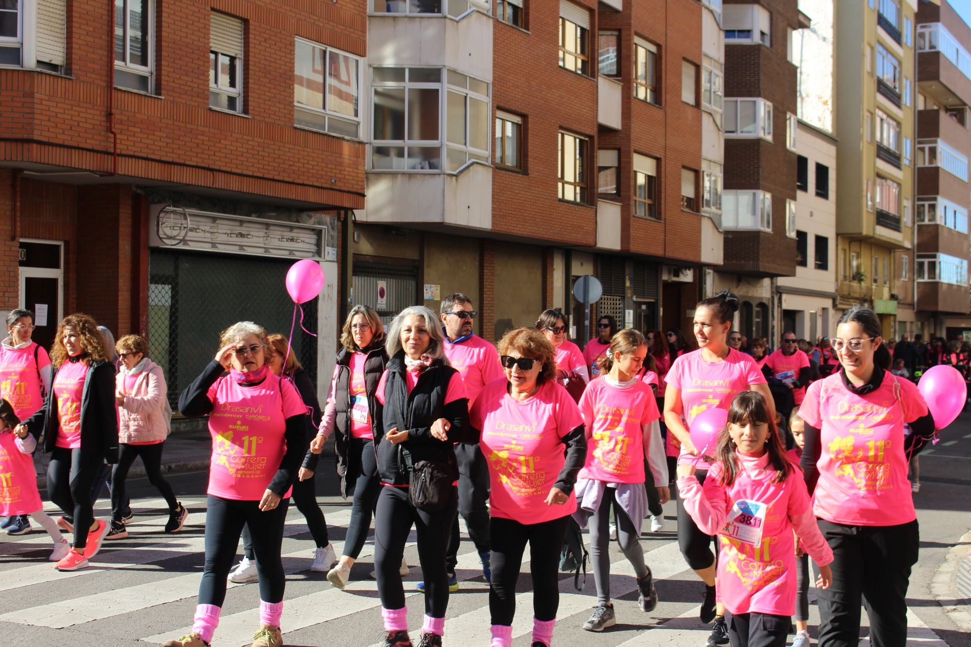 Las imágenes de las participantes en la Carrera de la Mujer en León 2025