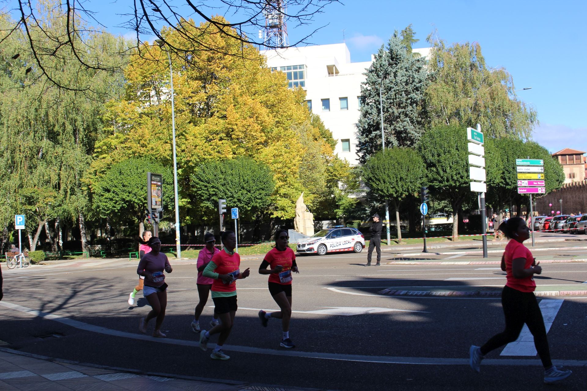 Las imágenes de las participantes en la Carrera de la Mujer en León 2025
