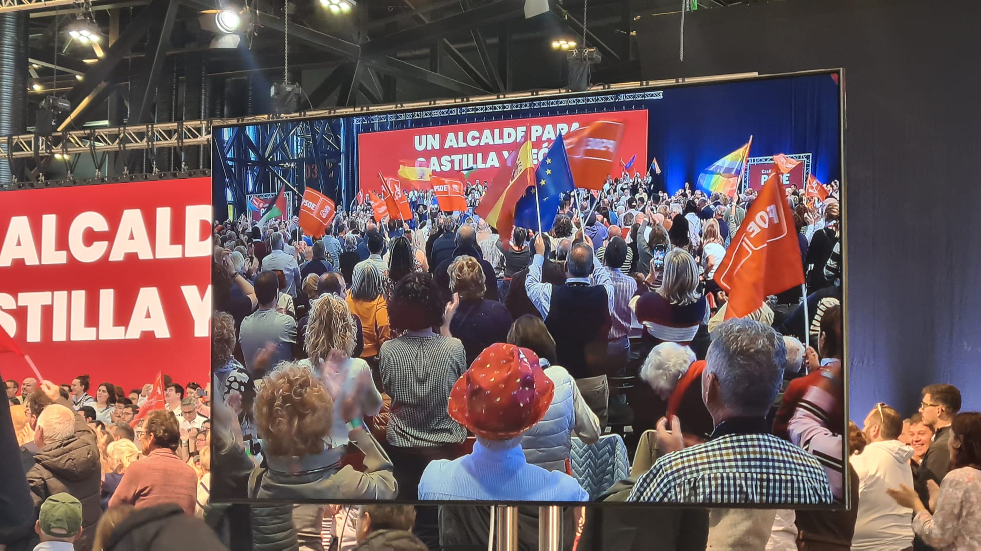 Las imágenes del acto de Sánchez con el PSOE en León