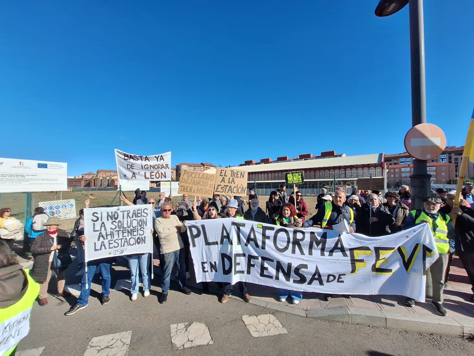 Las imágenes del acto de Sánchez con el PSOE en León